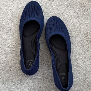 Simply Vera Vera Wang Dark Blue Knit Flats
